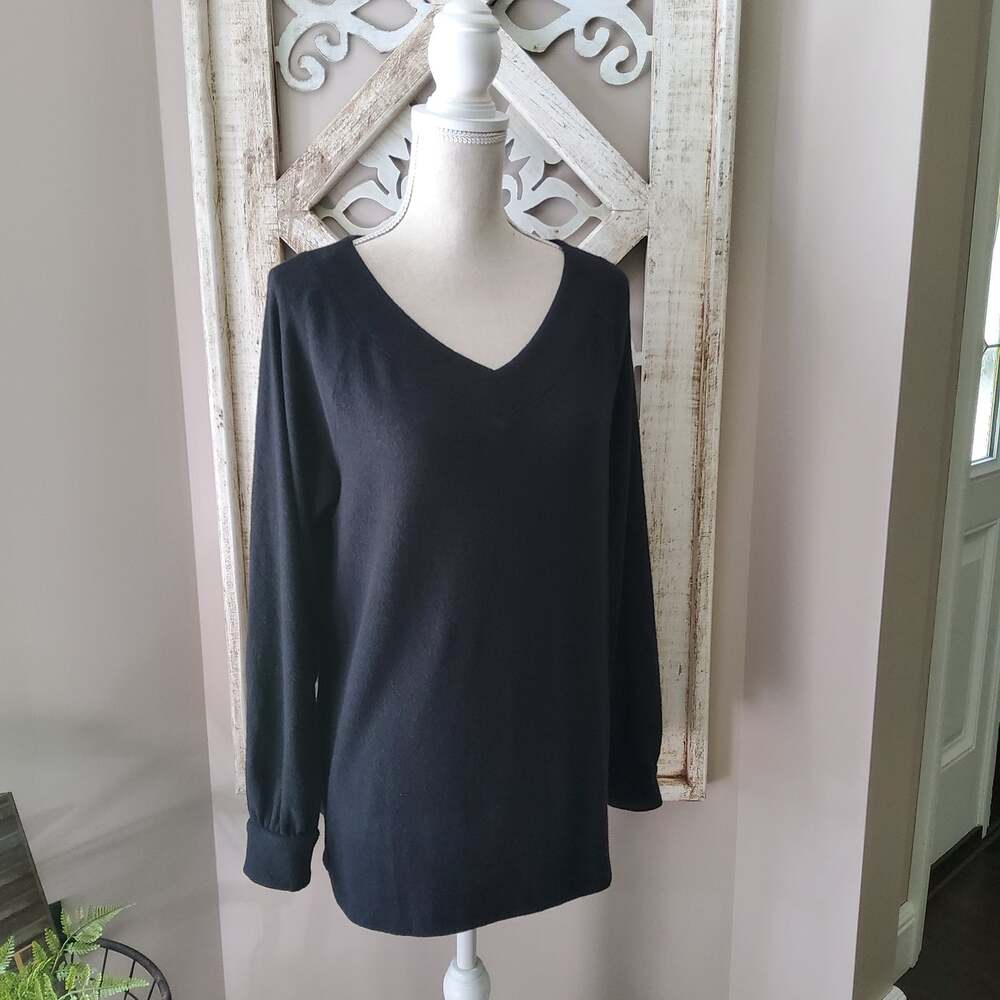 Caslon Women's Pullover Long Sleeve V-Neck Fleece Tunic Top in Black Small